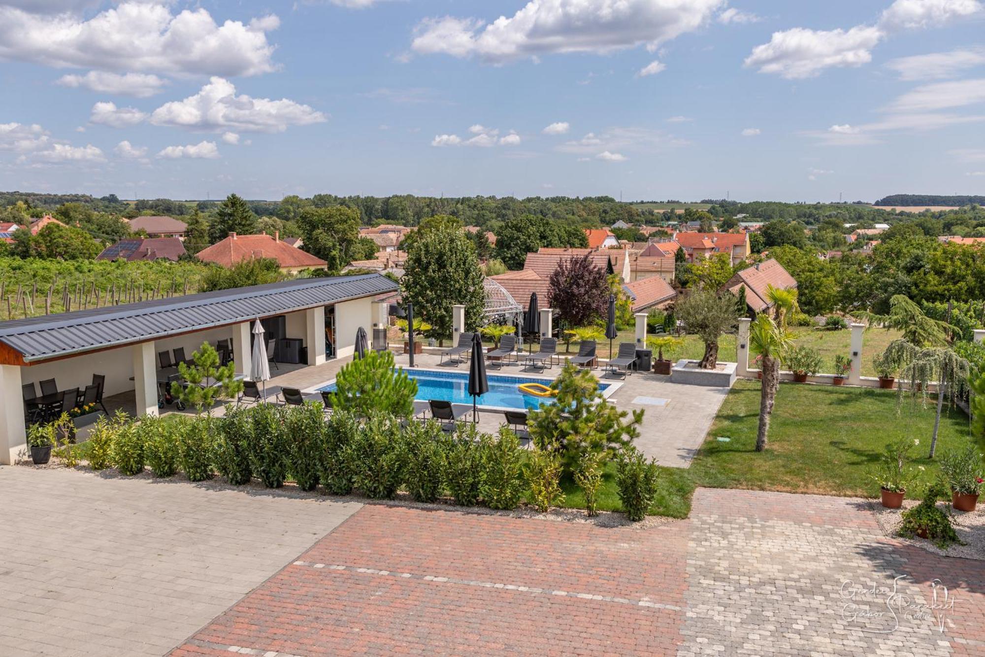 Ludvig Panzio Bed and Breakfast Villány Exteriör bild