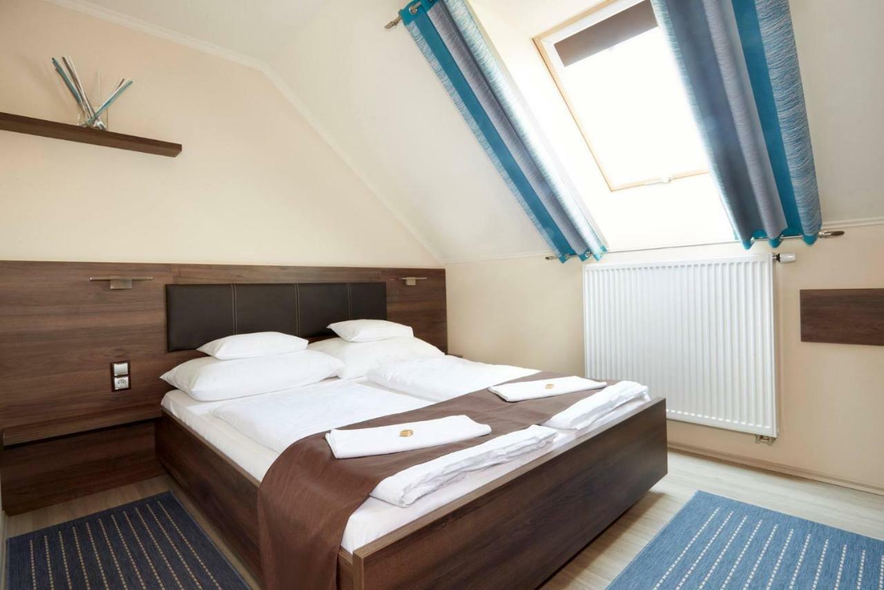 Ludvig Panzio Bed and Breakfast Villány Exteriör bild